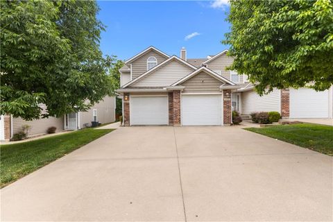Photo of 10660 E 46th Terrace, Kansas City, MO 64133 (MLS # 2622257)