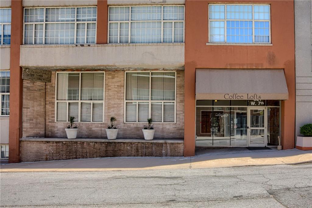 321 W 7th Street 306