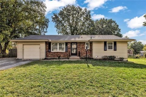 Photo of 16409 E 31st Street S, Independence, MO 64055 (MLS # 2583670)