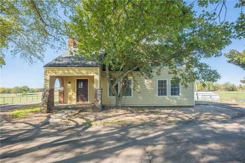 Photo of 2815 W 7th Street, Galena, KS 66739 (MLS # 2585037)