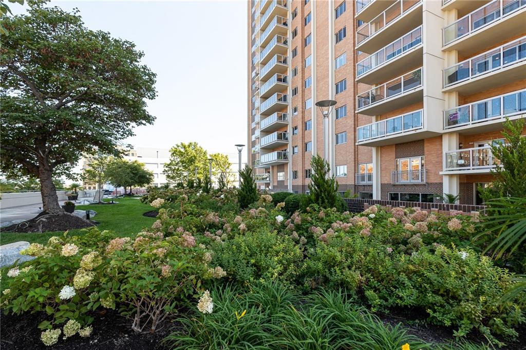 221 W 48th Street 803