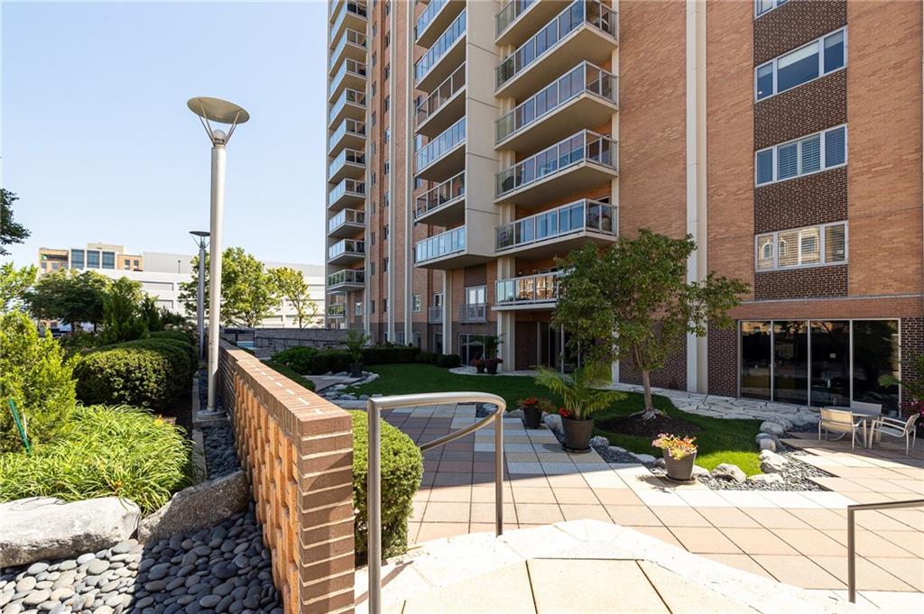 221 W 48th Street 803