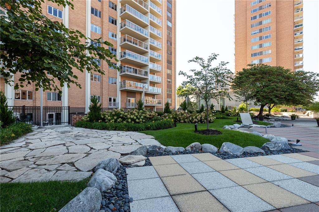 221 W 48th Street 803