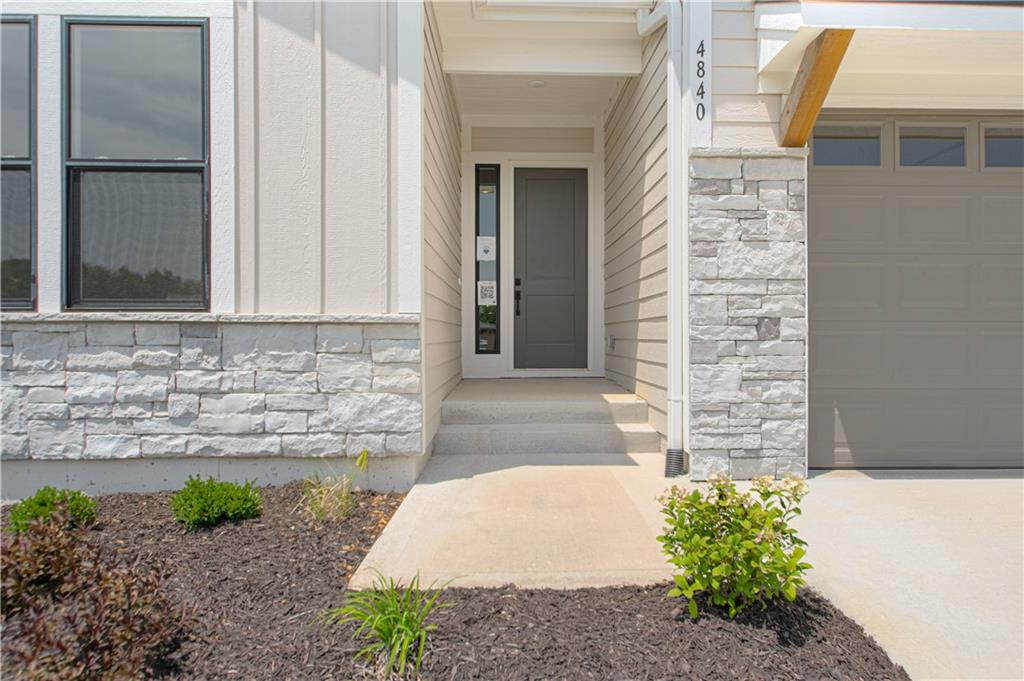 4840 NW Huonker Court