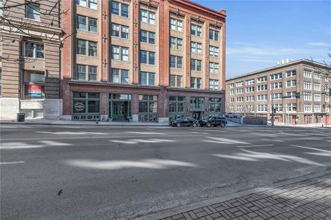 Photo of 700 Broadway Boulevard #310, Kansas City, MO 64105 (MLS # 2584645)