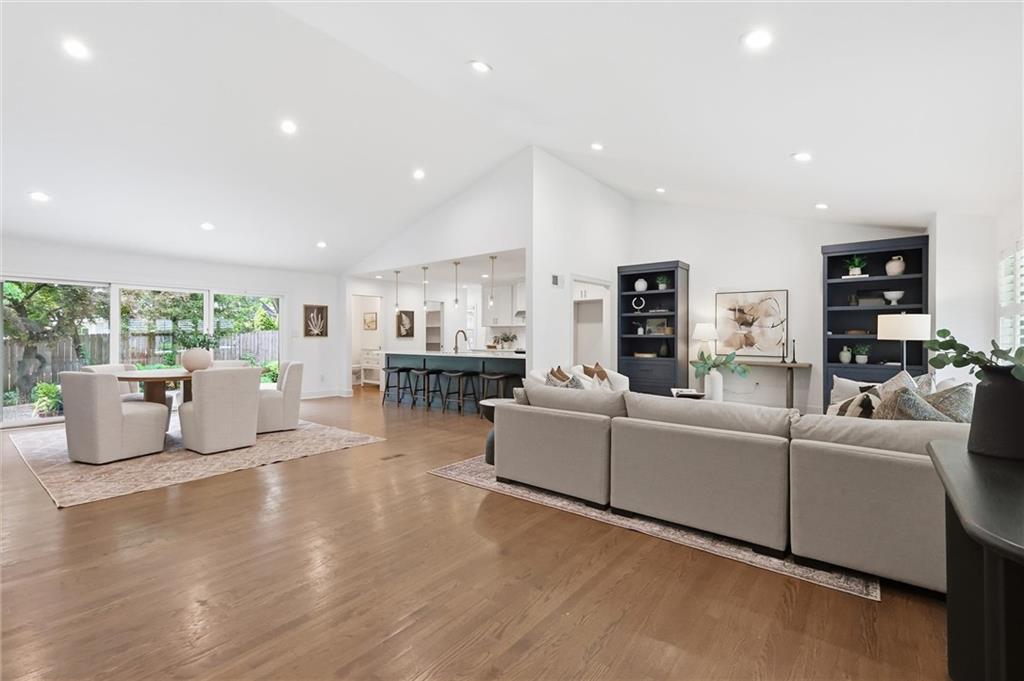 1901 W 70th Street