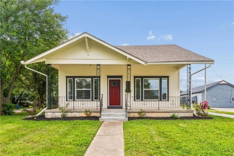 Photo of 105 E Hale Street, Spring Hill, KS 66083 (MLS # 2644192)