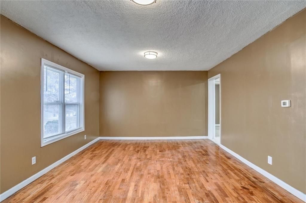 Photo of 4928 N Topping Avenue, Kansas City, MO 64119 (MLS # 2592277)