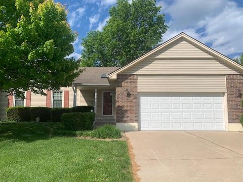 689 NE Clubhouse Drive, Lee\'s Summit, MO 64086 - MLS#: 2541626