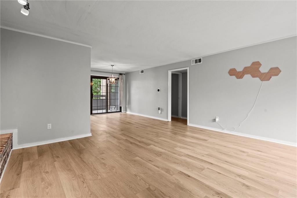 4057 Walnut Street 6