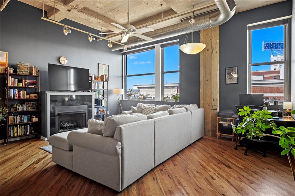 2107 Grand Boulevard 603