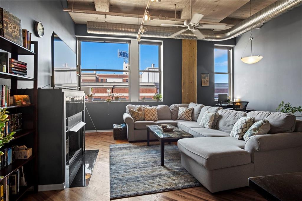2107 Grand Boulevard 603