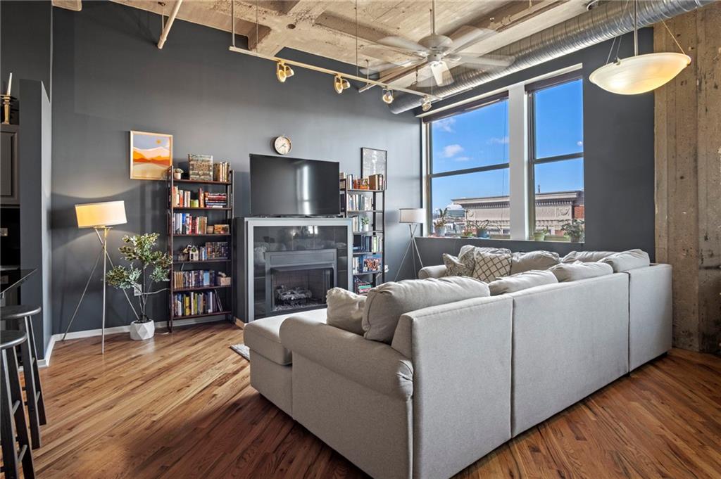 2107 Grand Boulevard 603