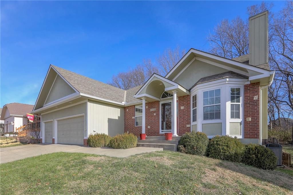 Photo of 3413 S Arrowhead Court, Independence, MO 64057 (MLS # 2591642)