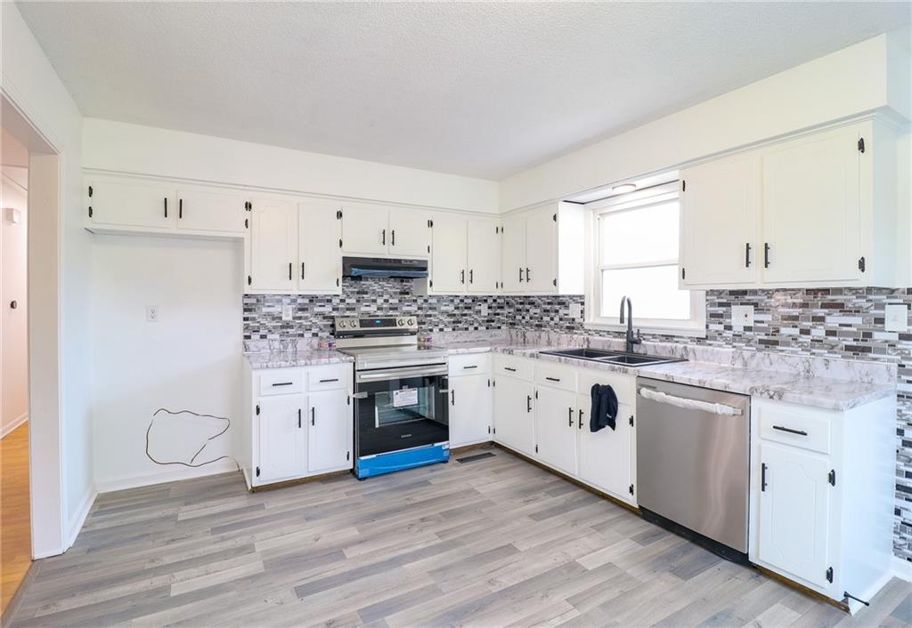 956 Ridge Drive