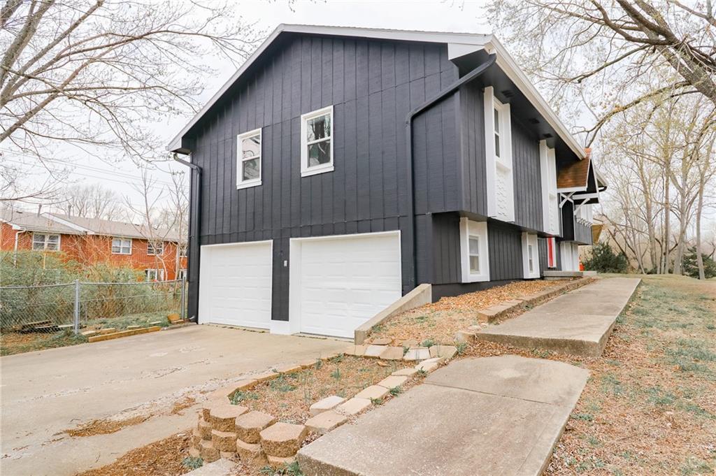 956 Ridge Drive