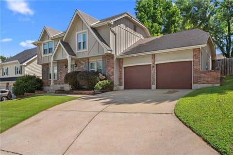 Photo of 1426 NE 83rd Street, Kansas City, MO 64118 (MLS # 2633365)