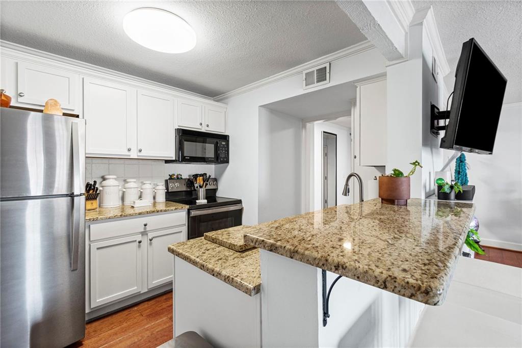 4727 Jarboe Street 23