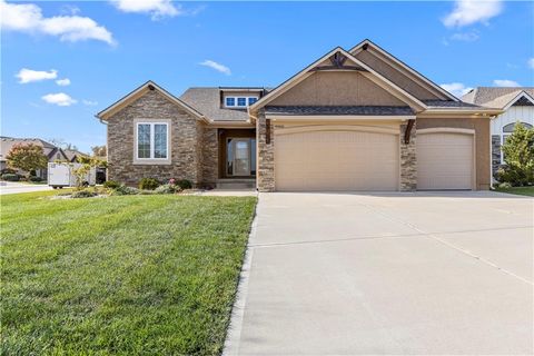 Photo of 4060 NE Timberlake Court, Lees Summit, MO 64064 (MLS # 2584472)
