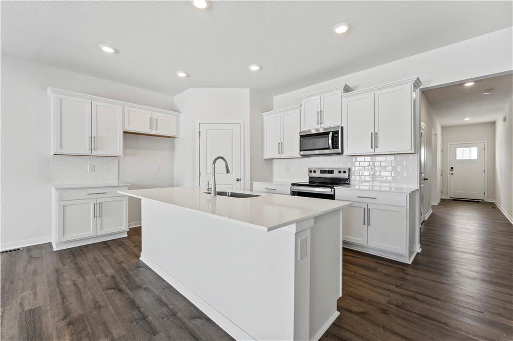 2210 Creek View Lane