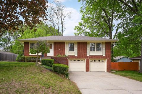 Photo of 14622 E 36th Street S, Independence, MO 64055 (MLS # 2616438)
