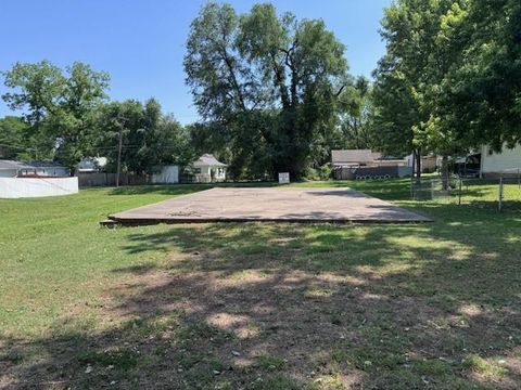 219 Pottawatomie Street Leavenworth KS 66048