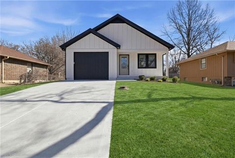 309 N Cedar Avenue Independence MO 64053