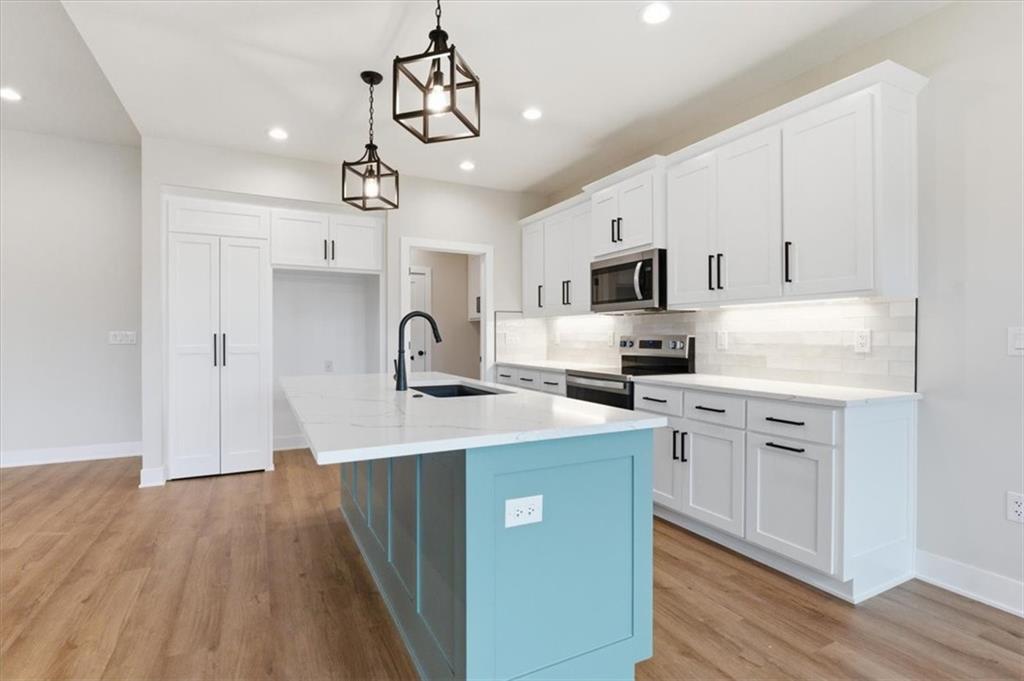 12417 Black Oak Circle