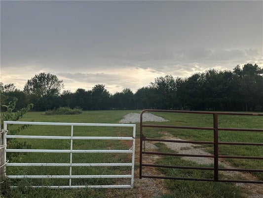 9 W WEA ST, PAOLA, KS 66071 - Image a70a4fa16923dad98f1d0c8bb57cb35a/2118942780