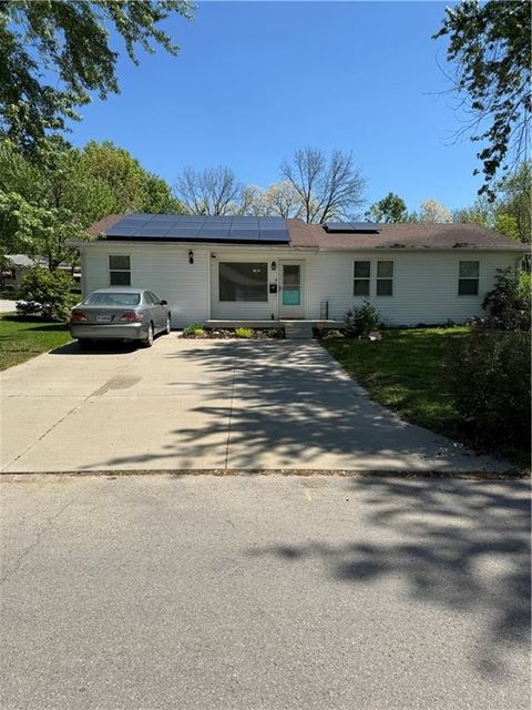 1611 Brookside Drive St Joseph MO 64506