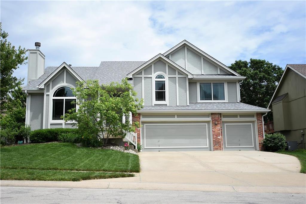 Photo 1 of 65 — 9903 N Highland Terrace, Kansas City, MO 64155