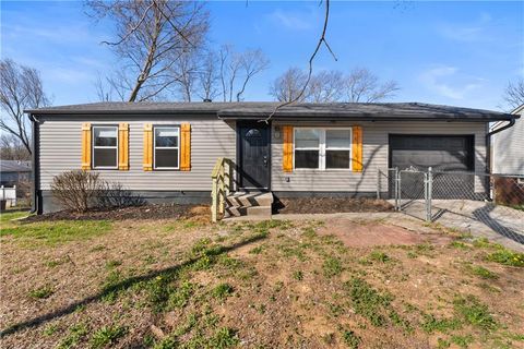 Photo of 804 N 83rd Drive, Kansas City, KS 66112 (MLS # 2609676)