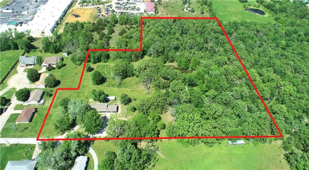 Photo of 905 E Hospital Road, El Dorado Springs, MO 64744 (MLS # 2618368)