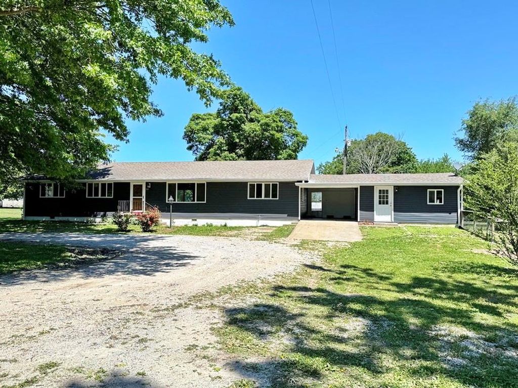 Photo of 905 E Hospital Road, El Dorado Springs, MO 64744 (MLS # 2618368)
