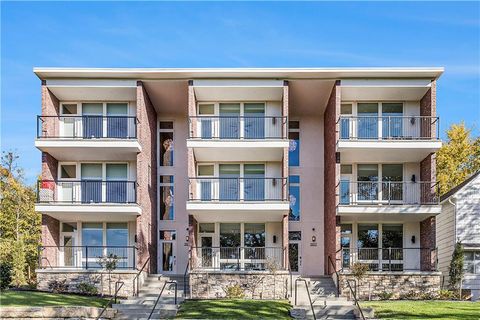 3933-3937 Kenwood Avenue Kansas City MO 64110