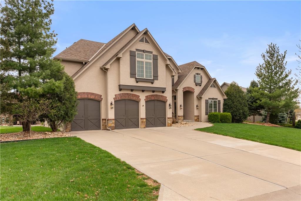 1661 NE Woodland Shores Drive