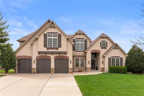 1661 NE Woodland Shores Drive Lee's Summit MO 64086