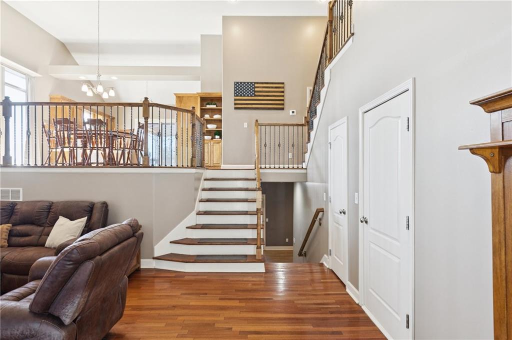 904 Crestridge Drive
