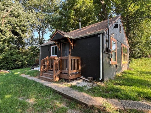 Photo of 2501 N 35th Street, Kansas City, KS 66104 (MLS # 2633936)