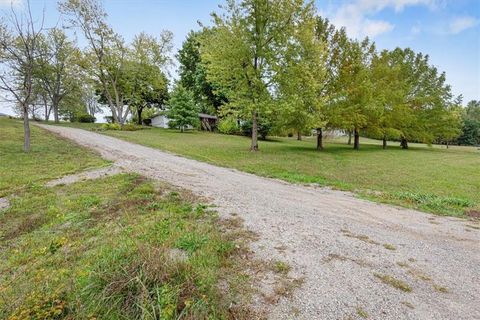 Photo of 16211 Kountryridge Drive, Kearney, MO 64060 (MLS # 2583795) Photo of 16211 Kountryridge Drive, Kearney, MO 64060 (MLS # 2583795)