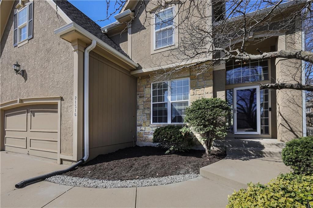 Photo of 21516 W 99th Street, Lenexa, KS 66220 (MLS # 2608029)