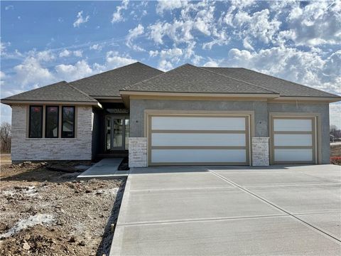 7645 N Booth Avenue Kansas City MO 64158