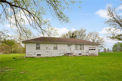 Photo of 711 S 2nd Street, Spickard, MO 64679 (MLS # 2615562)