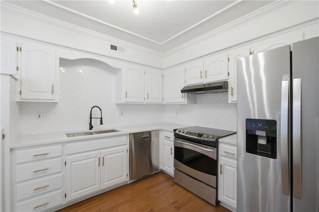 3509 S Maybrook Avenue