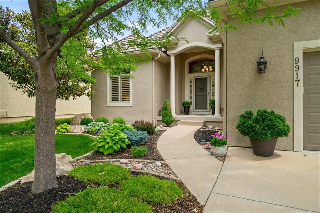 9917 Fountain Circle