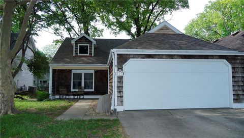 1506 Pin Oak Drive, Lawrence, KS 66044 - MLS#: 2551289