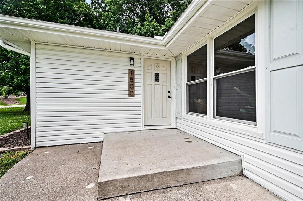 Photo of 1500 Ridgeview Road, Liberty, MO 64068 (MLS # 2641590)