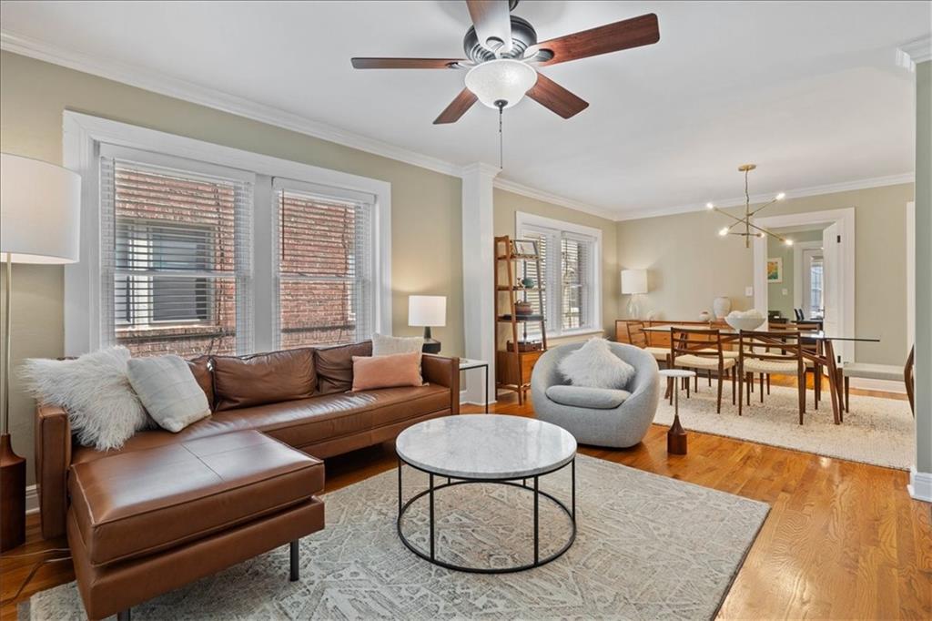 5129 Wyandotte Street 1