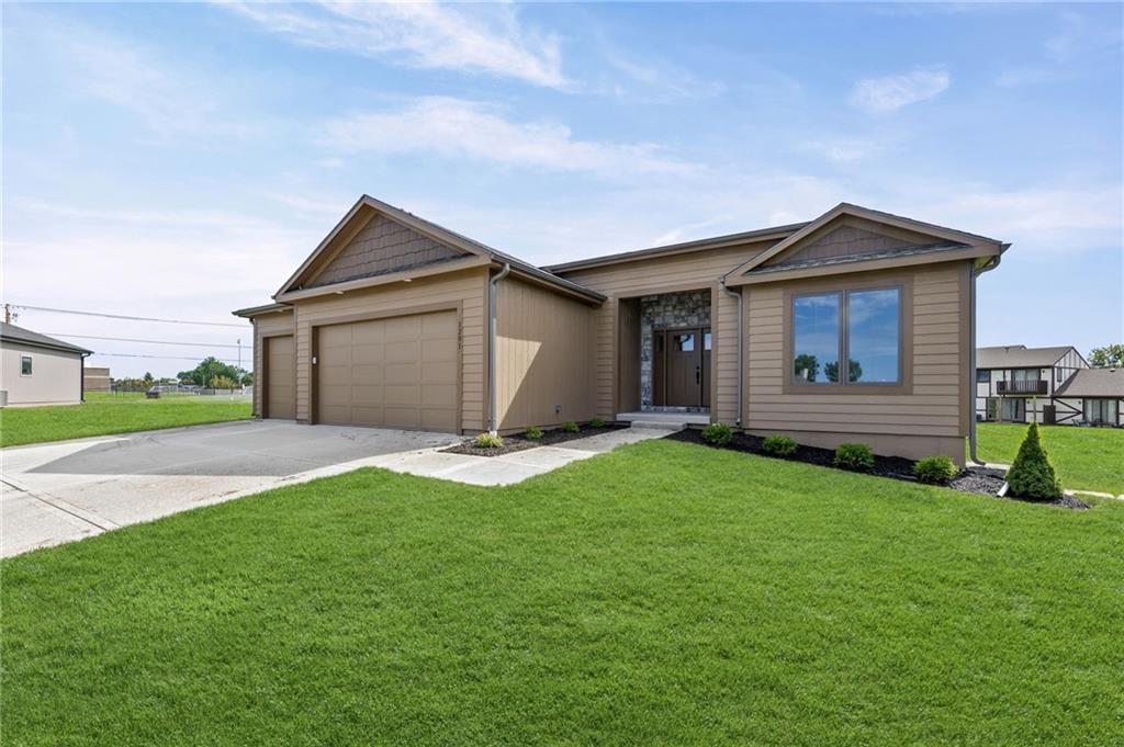 1201 Cottonwood Court