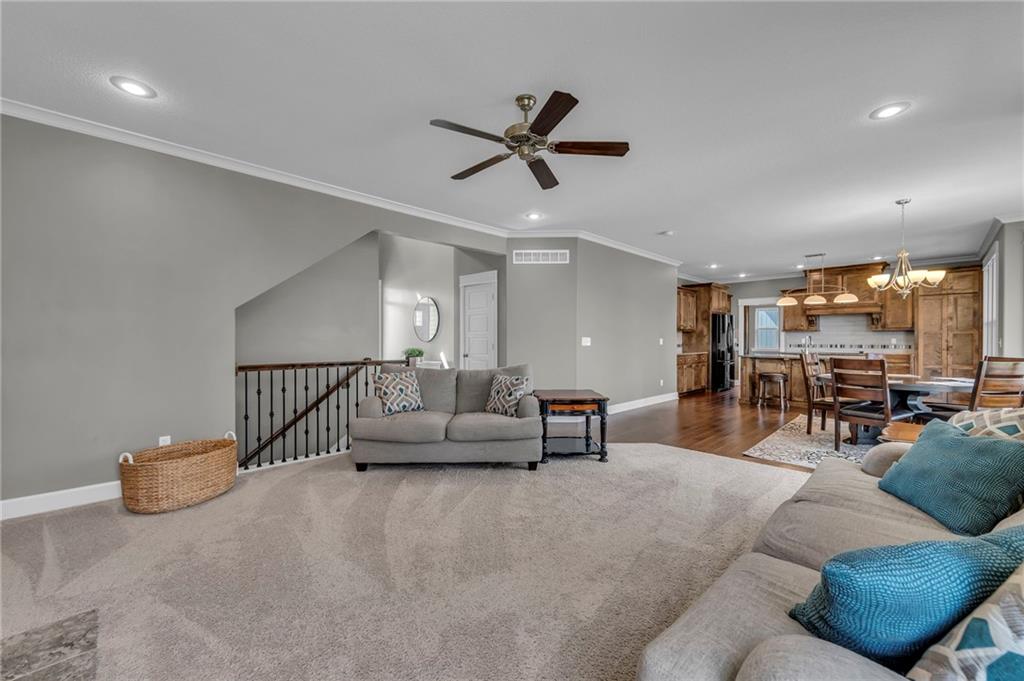 5905 Thousand Oaks Drive